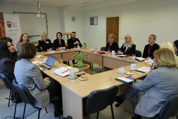 Susitikimo dalyviai / photo of a meeting
